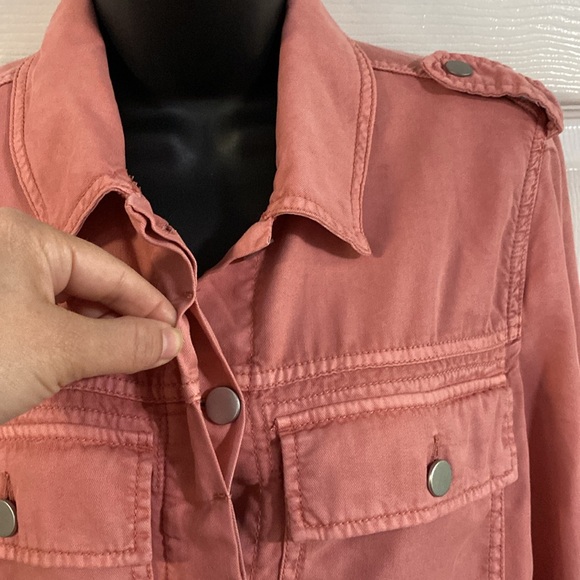 Gap lightweight pink jacket, size medium. - Picture 3 of 14